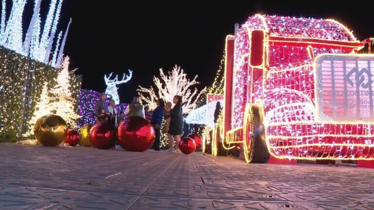 Cola Classic Christmas: The Iconic Coca-Cola Truck Returns to San Antonio in 2026